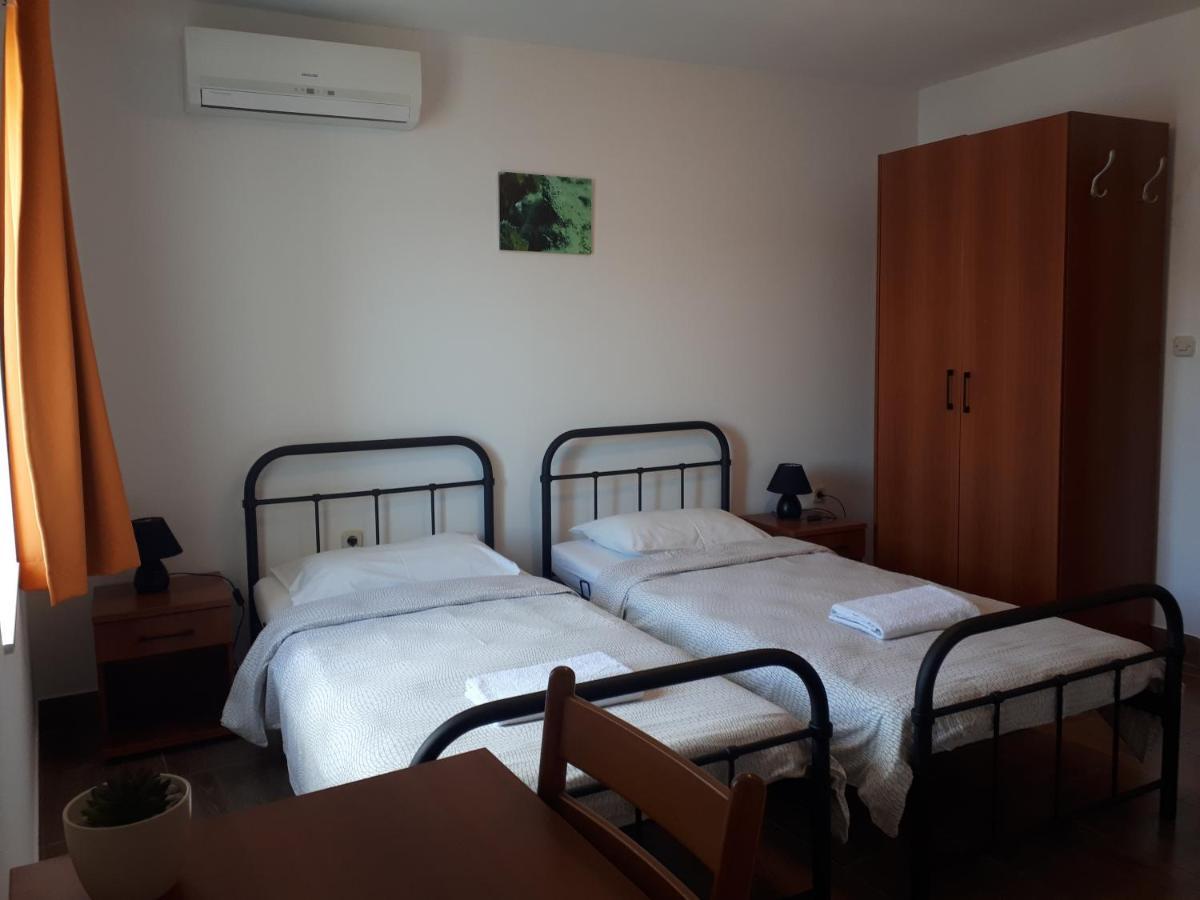 Guest House Provista Veli Iz Luaran gambar