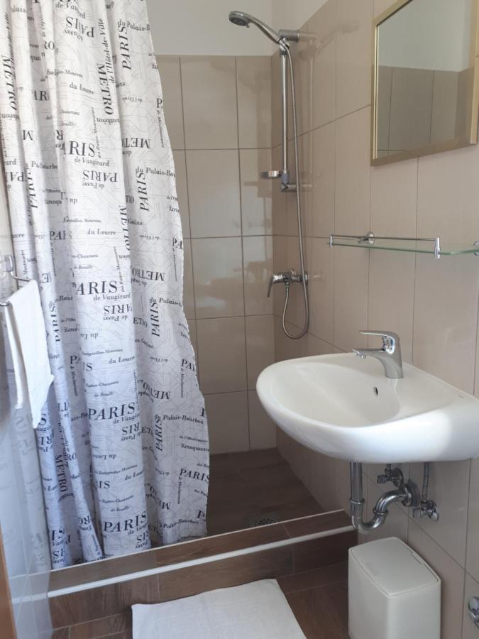 Guest House Provista Veli Iz Luaran gambar