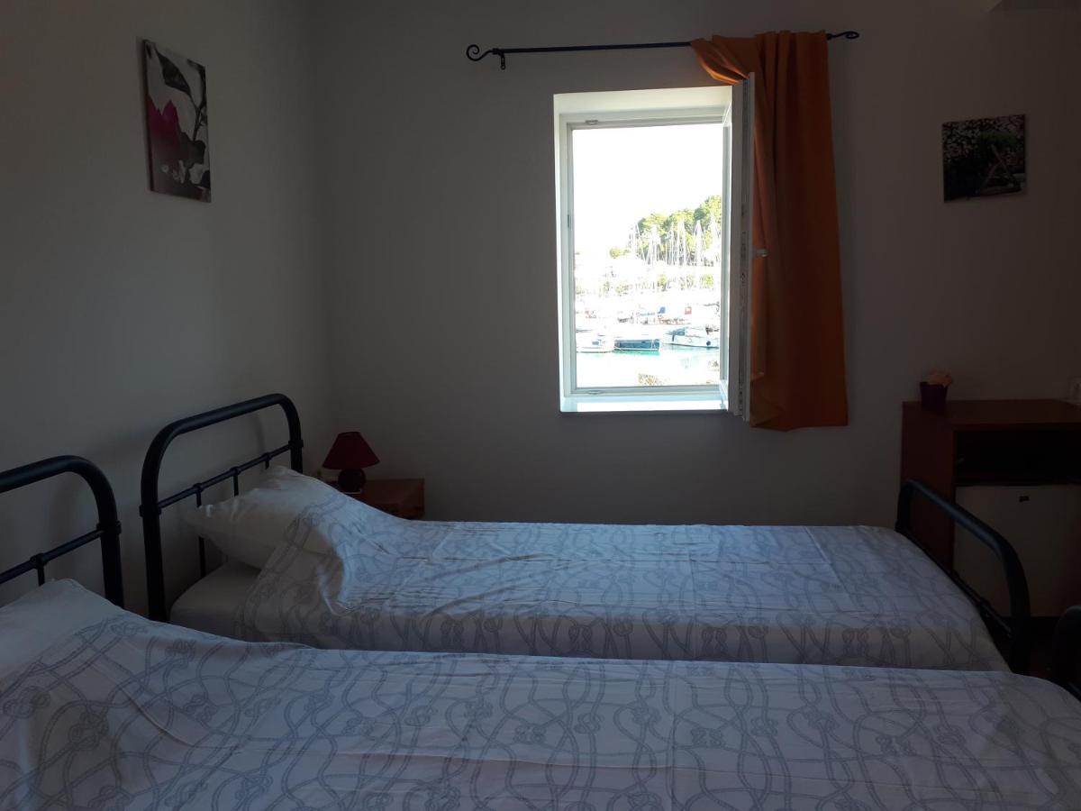 Guest House Provista Veli Iz Luaran gambar